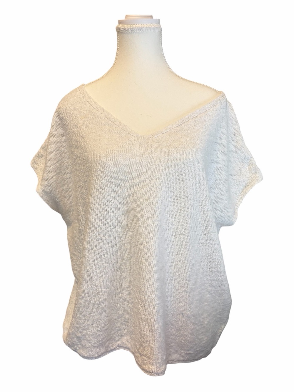White V-Neck Short Sleeve Knit Top